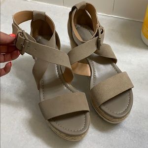 Marc Fisher platform espadrille wedge